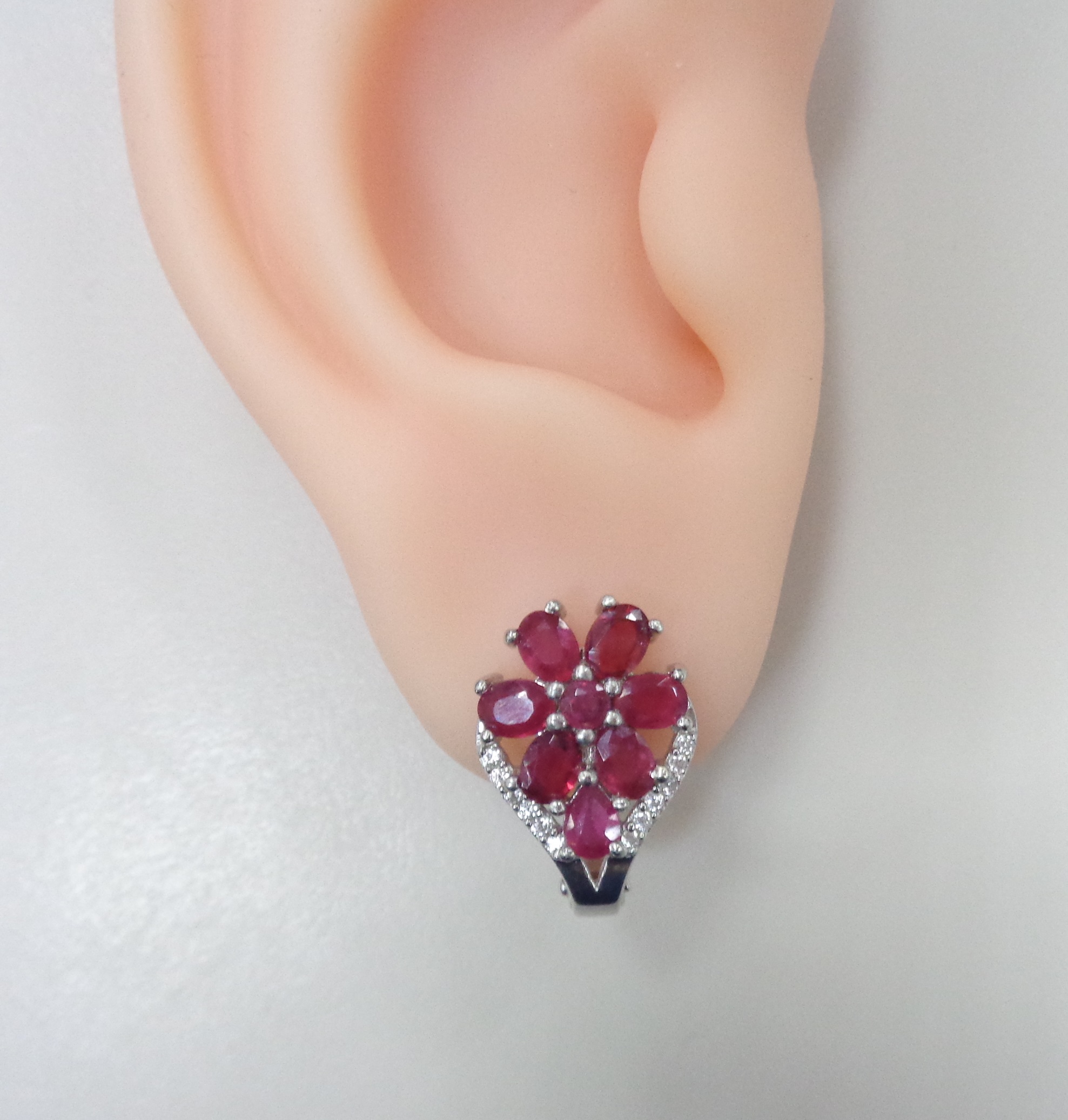 Серебряные серьги с рубинами "Цветы"